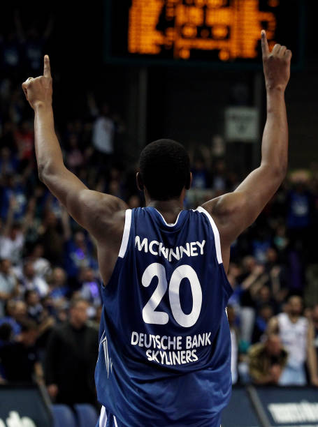 通过中场的 通过中场的